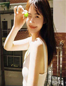 《美女性》