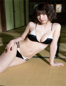 《漂亮妈妈日本在线完整版》