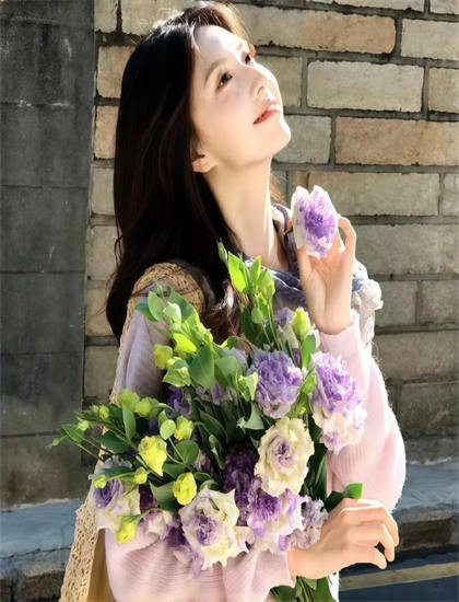 【社会价值探讨】特效师技术实现揭秘《芬妮希尔》的叙事技巧与导演风格